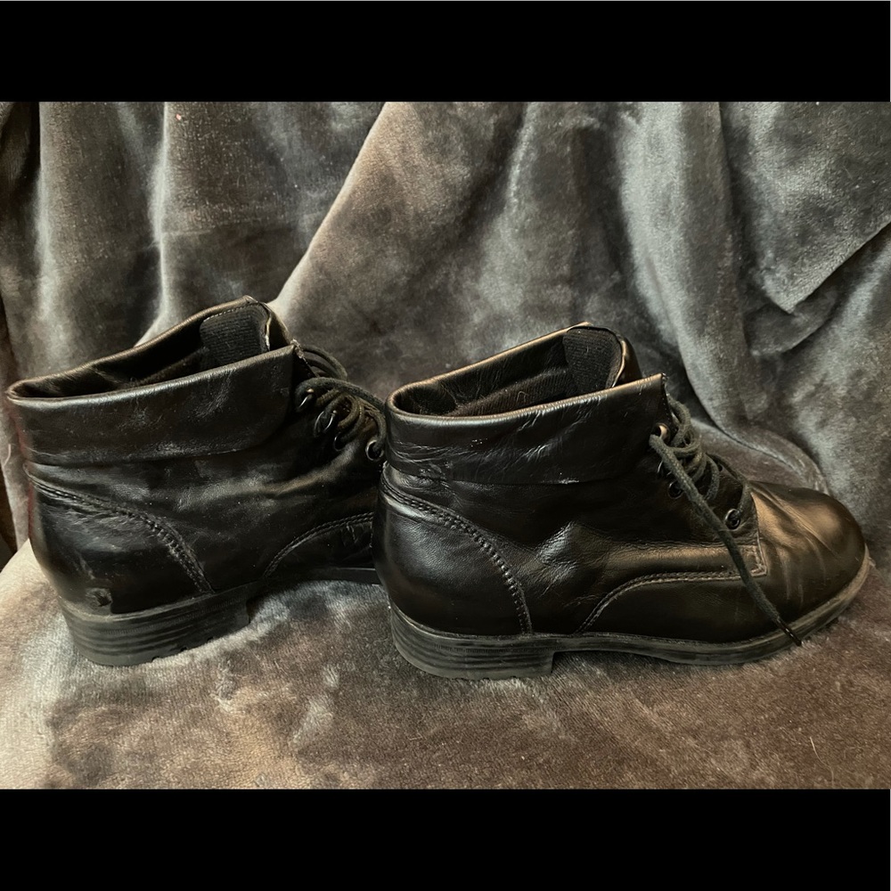 Black Lace Up Bootie LEATHER 7 Earth Origin
